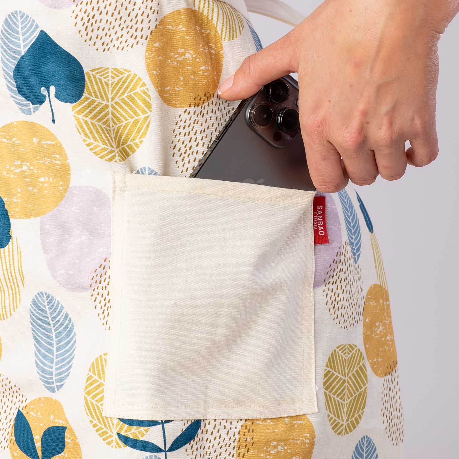 Split leg Pottery Apron - Pastel Leaf